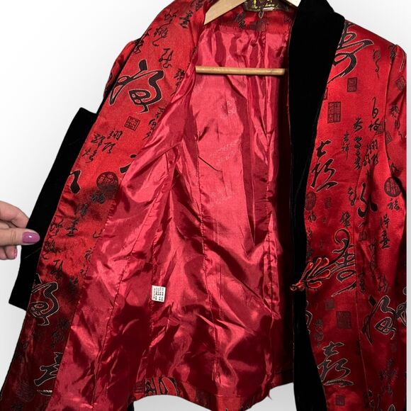 Elegant Red and Black Women's Jacket - Picture 11 of 15